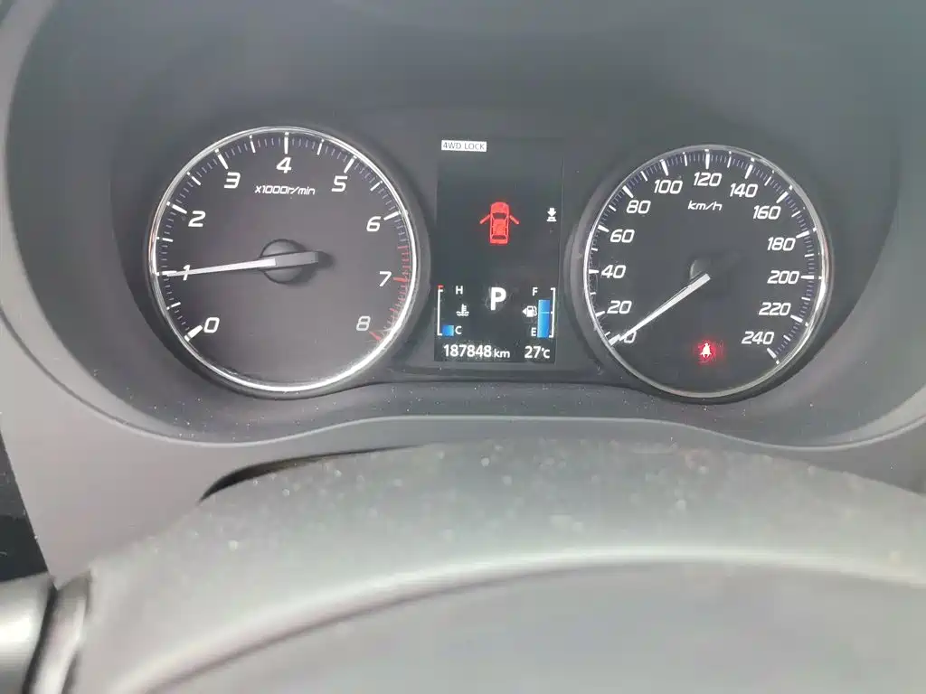 Mitsubishi Outlander (Import) — миниатюра 8
