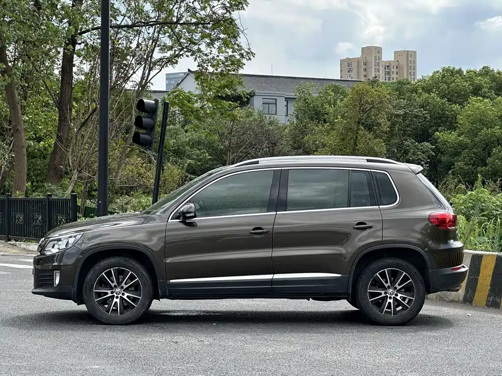 Volkswagen Tiguan — миниатюра 2