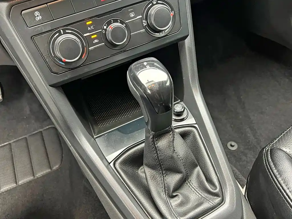 Volkswagen T-Cross - фото 16