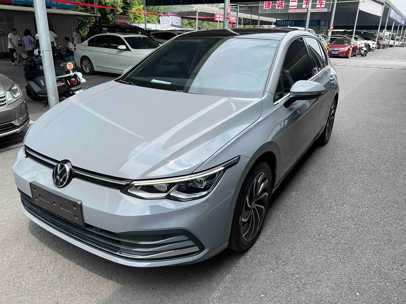 Volkswagen Golf 1.4 л 2025 г. Серебристо-серый, пробег 18800 км