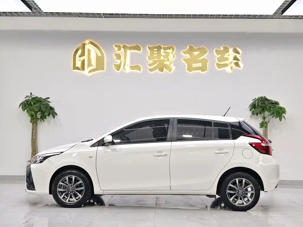 Toyota Yaris L — миниатюра 10