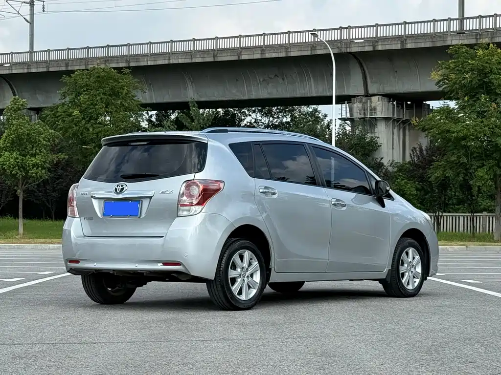 Toyota Verso — миниатюра 6