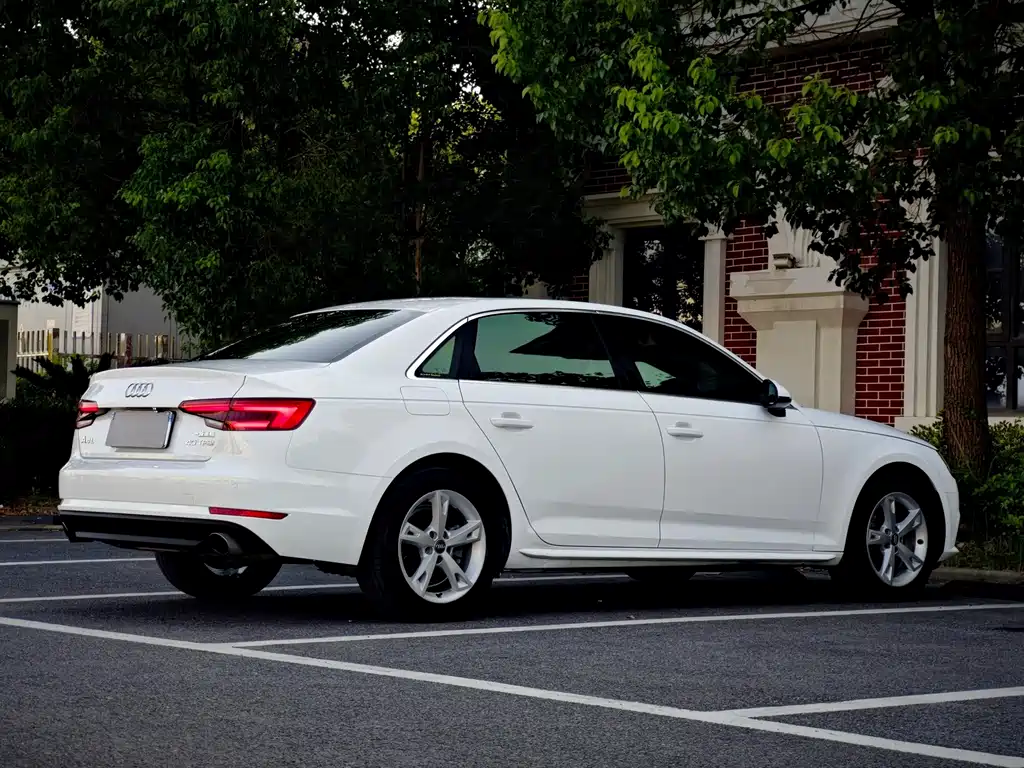 Audi A4L — миниатюра 7