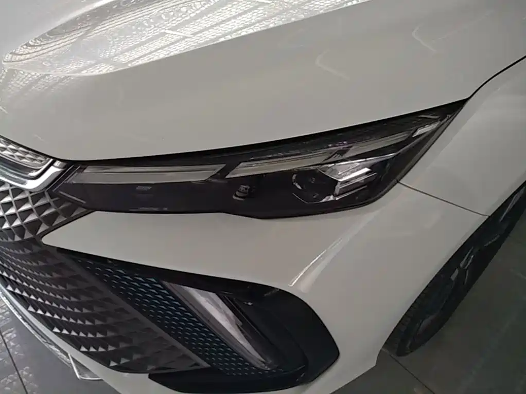 Geely L HiP — миниатюра 24