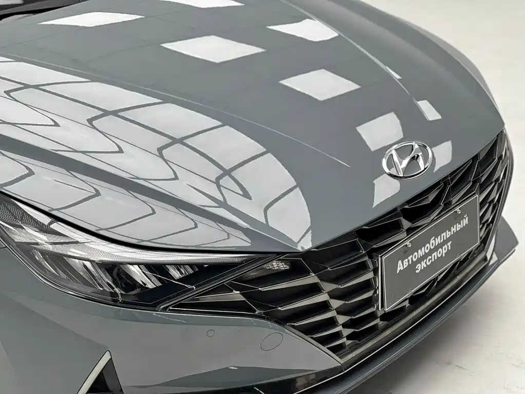 Hyundai Elantra — миниатюра 12