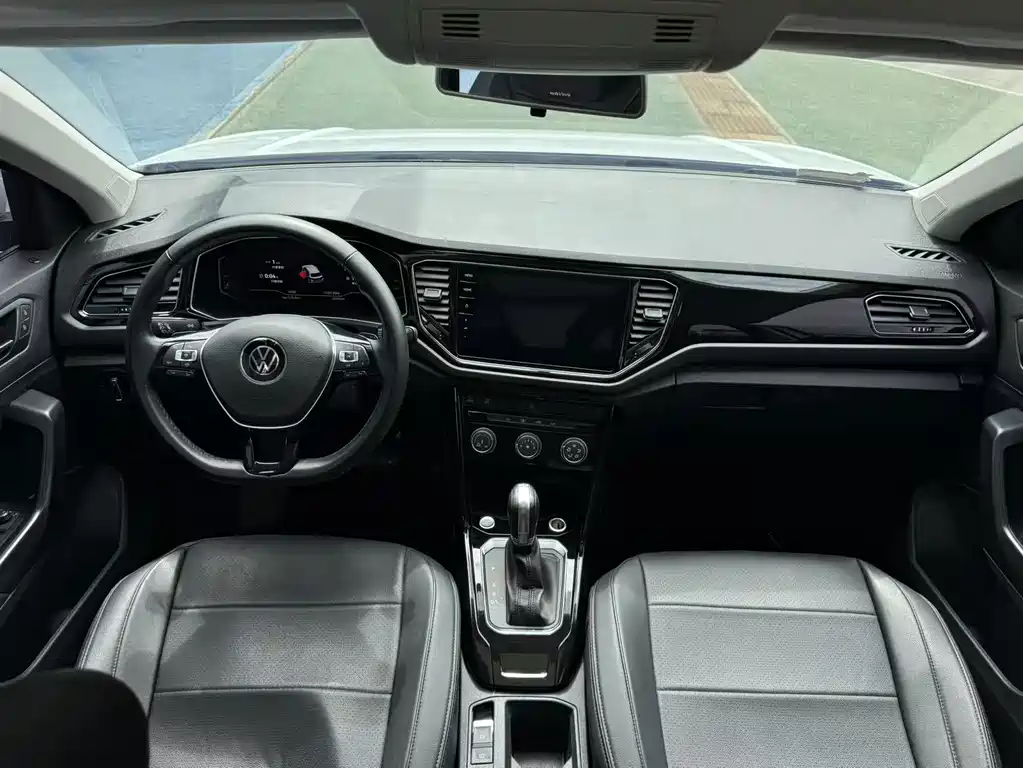 Volkswagen T-Roc — миниатюра 13