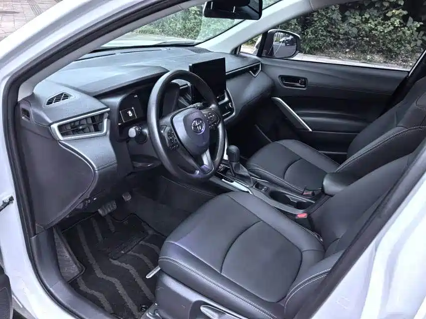 Toyota Corolla Cross — миниатюра 5