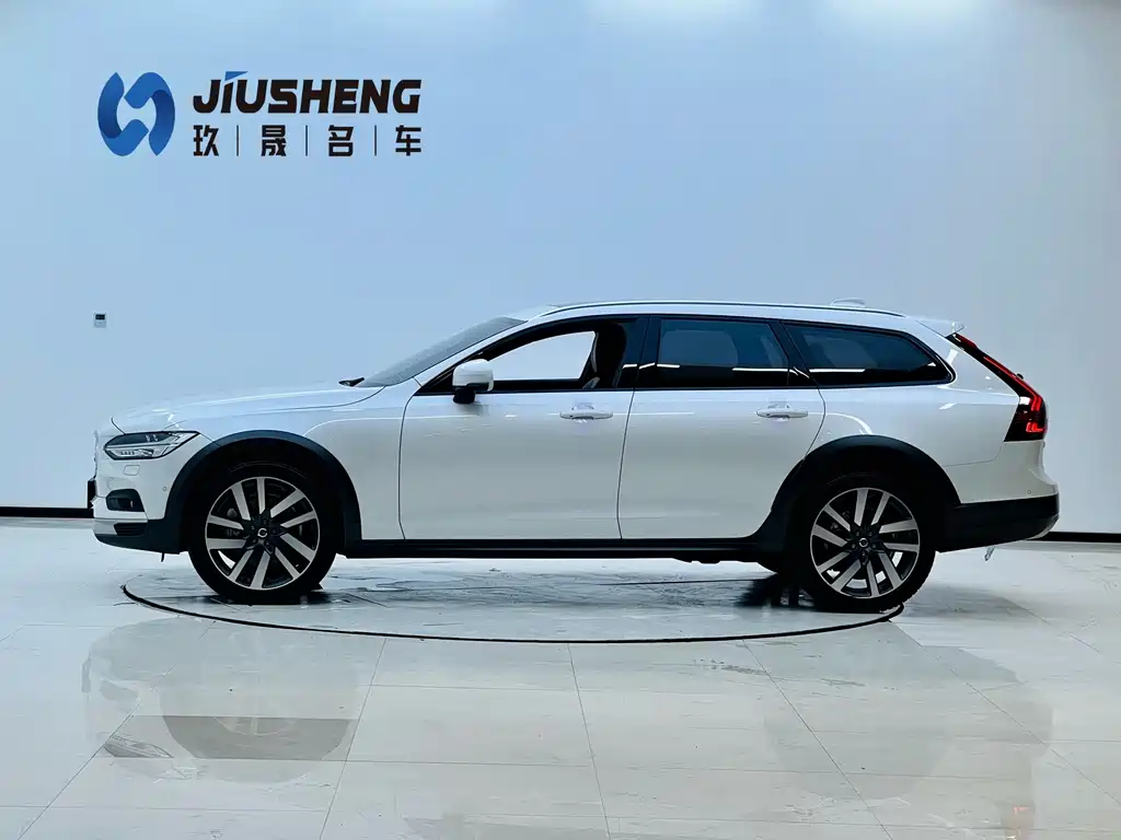 Volvo V90 2022 Cross Country B5 AWD