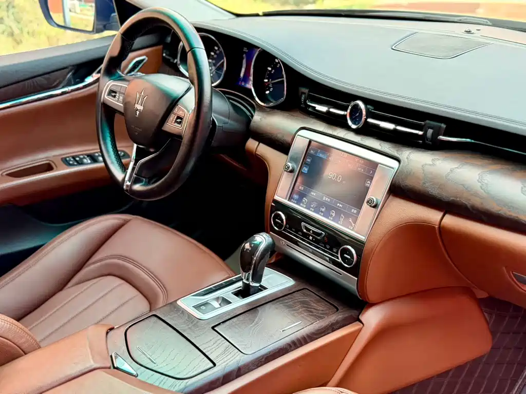 Maserati Quattroporte — миниатюра 20