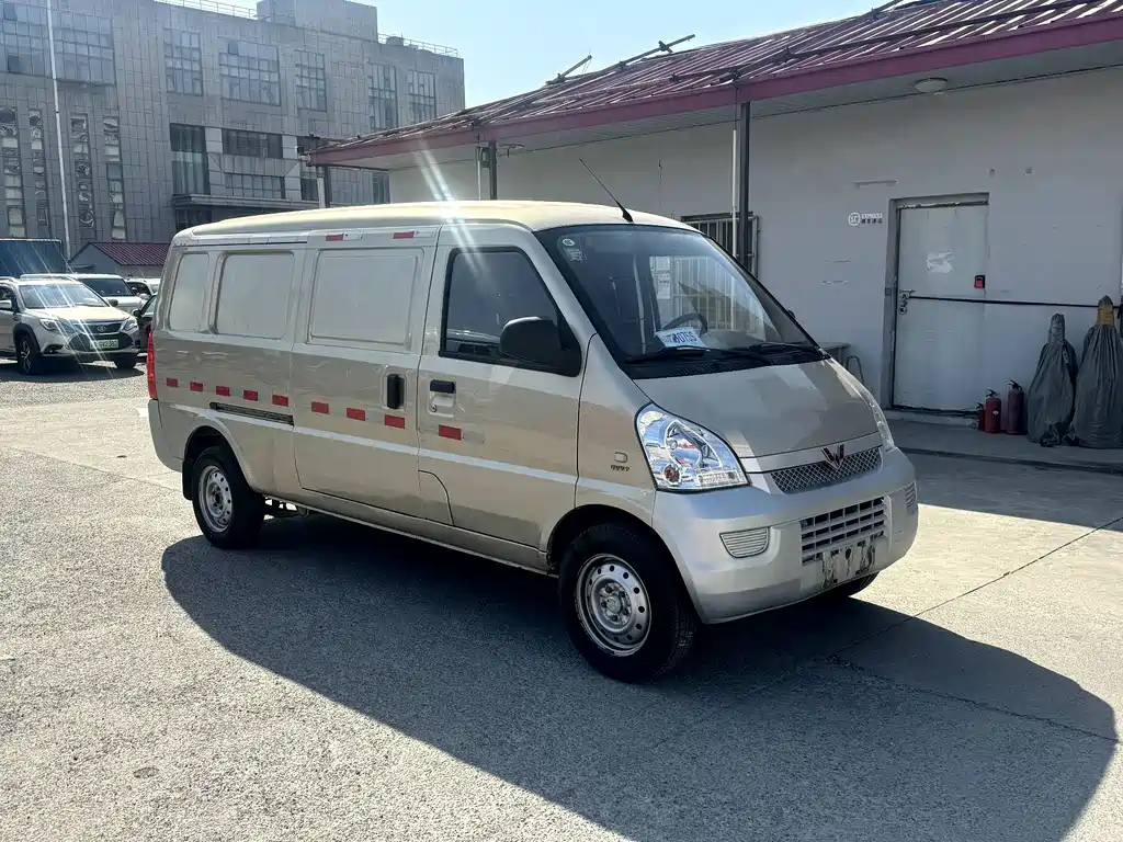 WULING WULING RONGGUANG