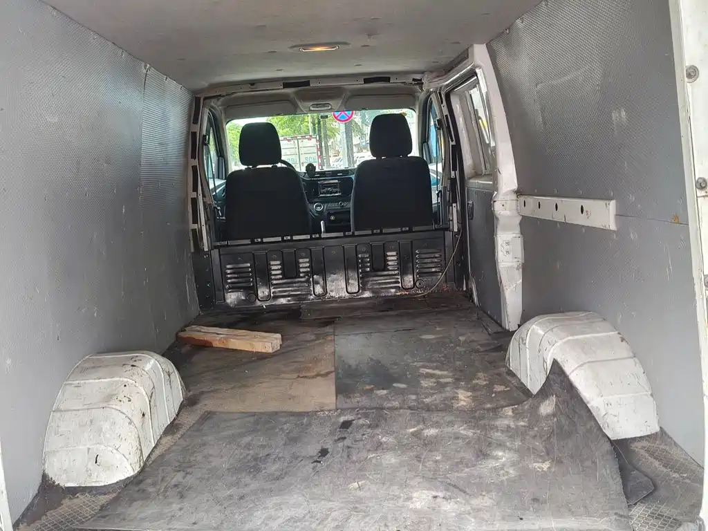 SAIC MAXUS CHASE EV30