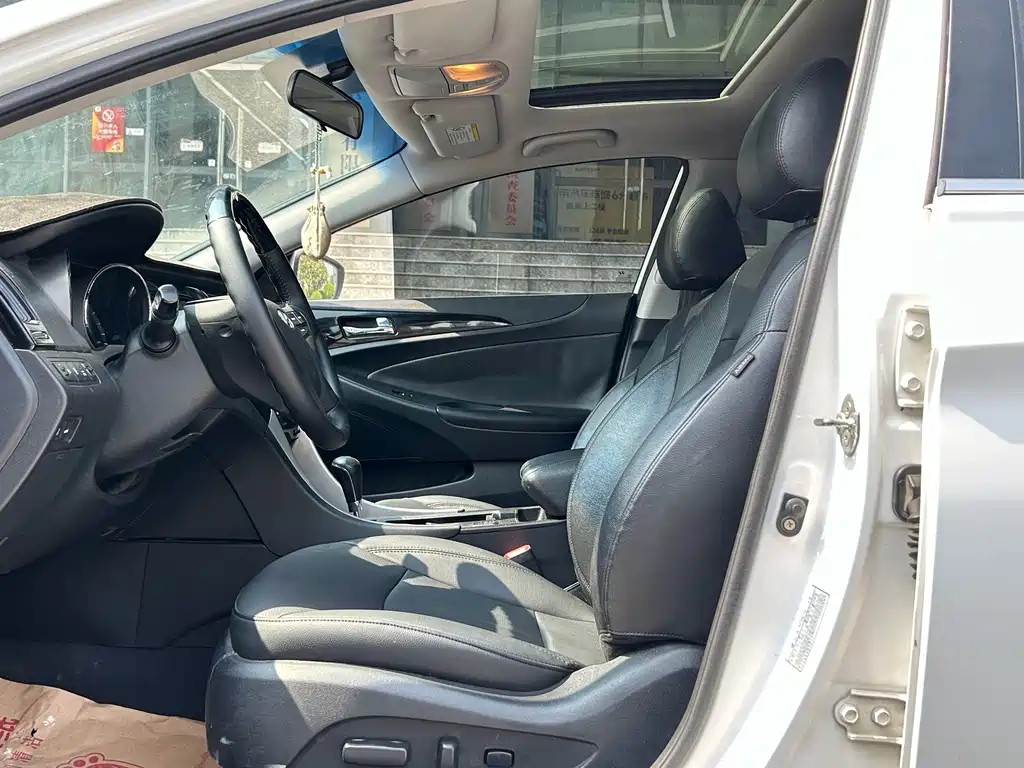 Hyundai Sonata — миниатюра 7