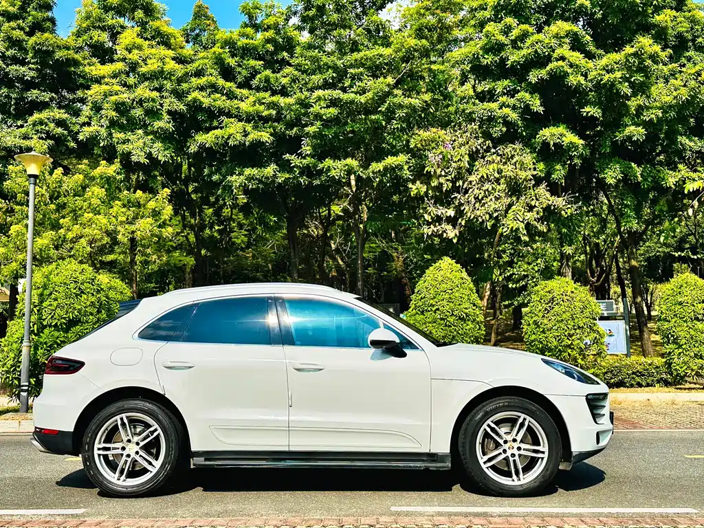 Porsche Macan — миниатюра 5
