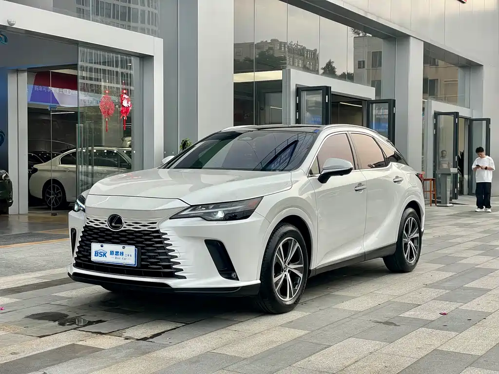 Lexus RX 2024