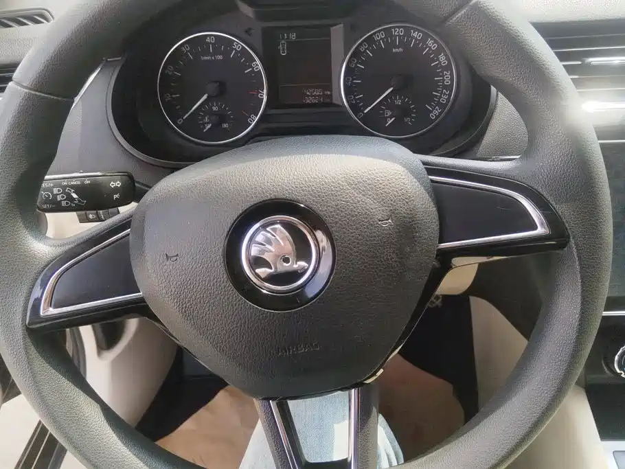 Skoda Octavia — миниатюра 14