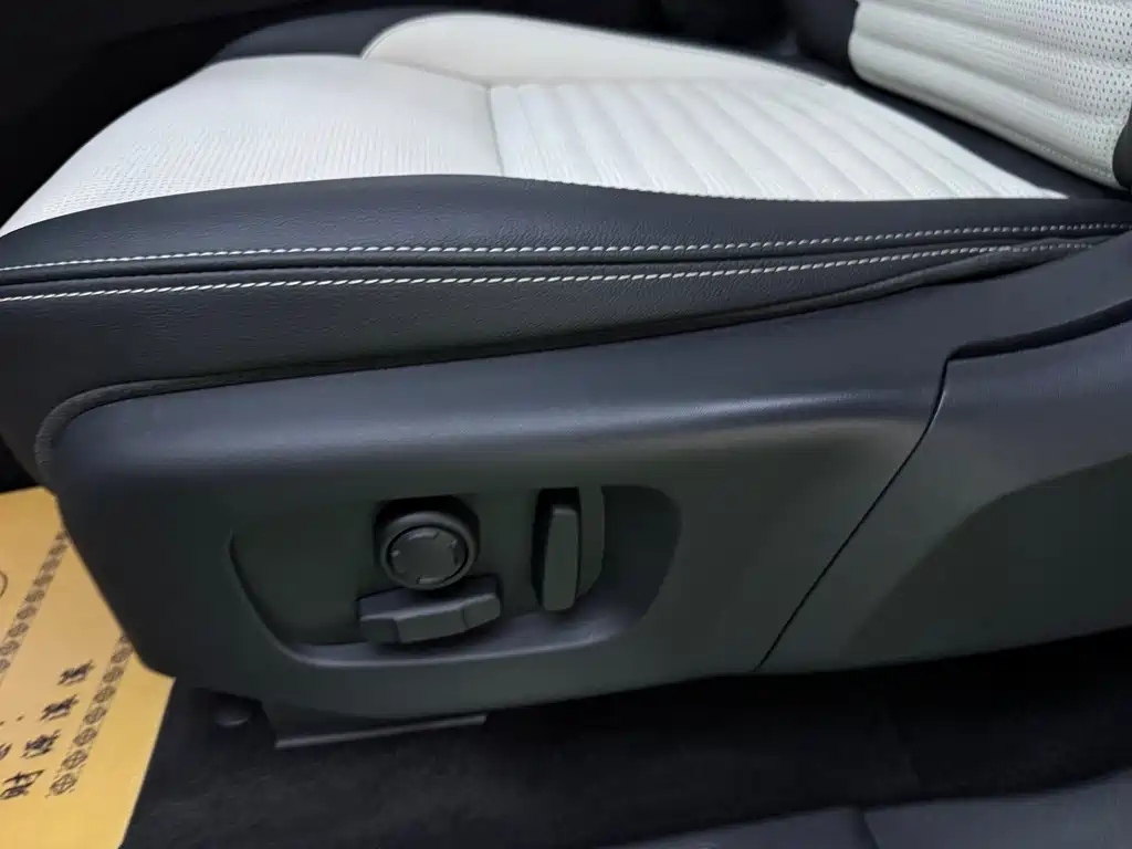 Land Rover Discovery Sport — миниатюра 29