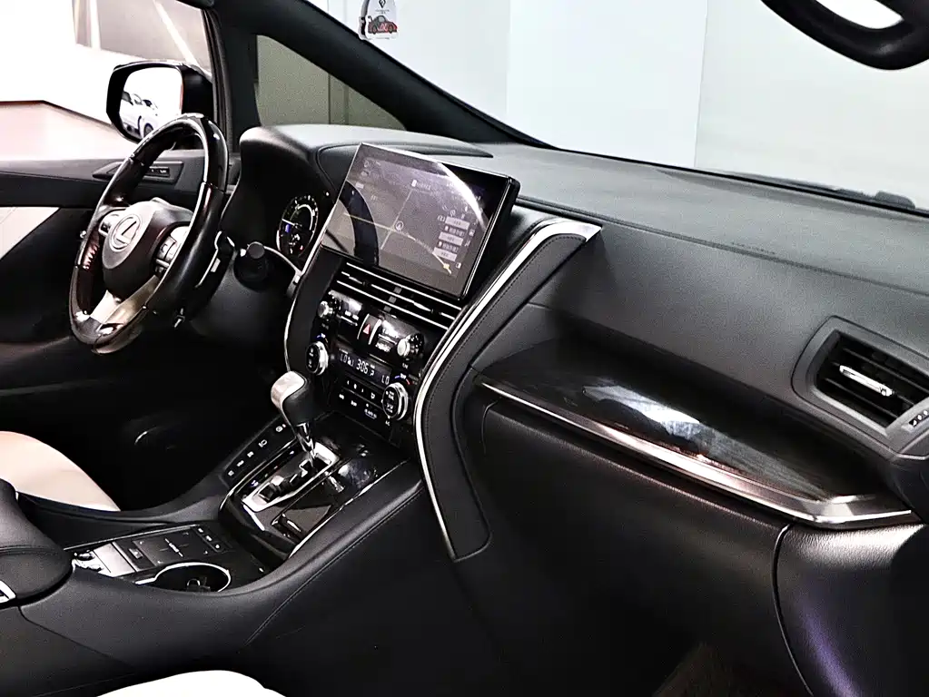 Lexus LM — миниатюра 14