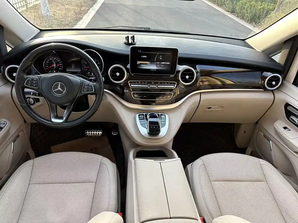 MERCEDES-BENZ V CLASS