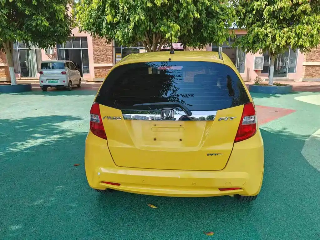 Honda Fit — миниатюра 5