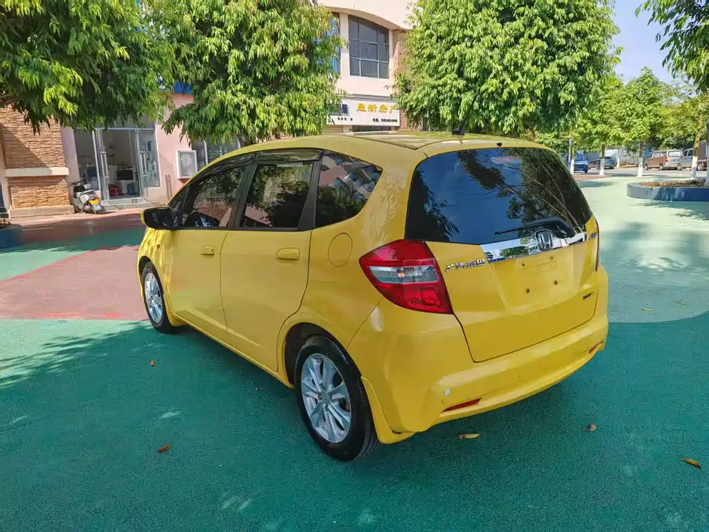 Honda Fit — миниатюра 6