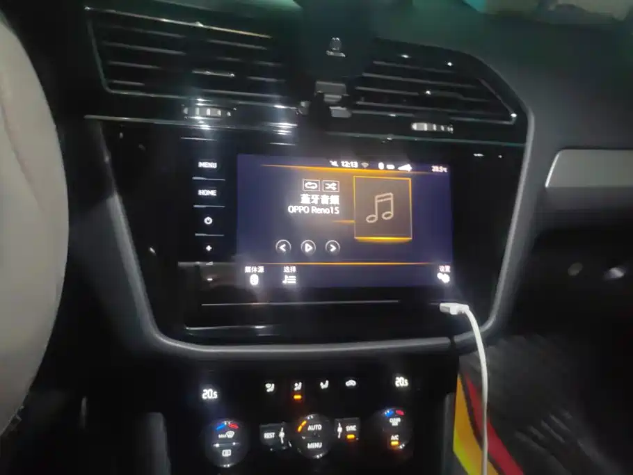 Volkswagen Tiguan L — миниатюра 13