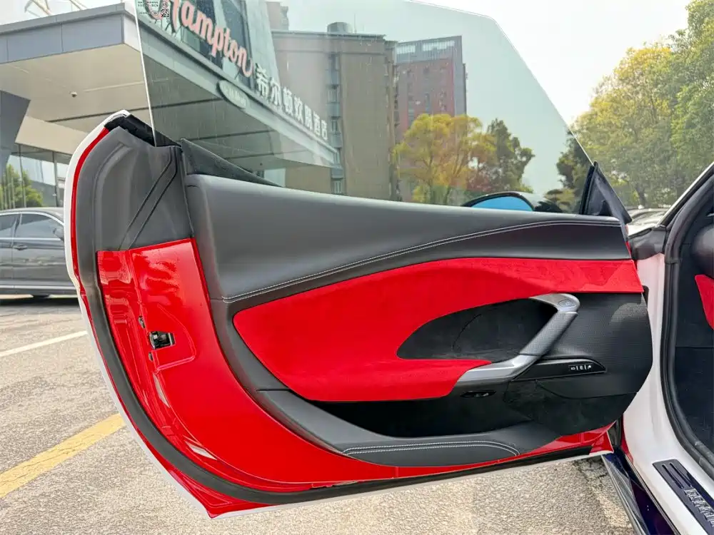 Ferrari 296 — миниатюра 4