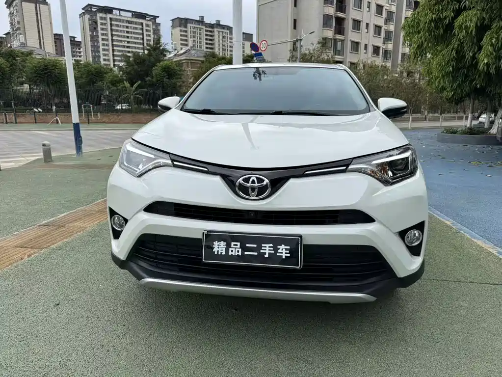 Toyota RAV4 — миниатюра 2
