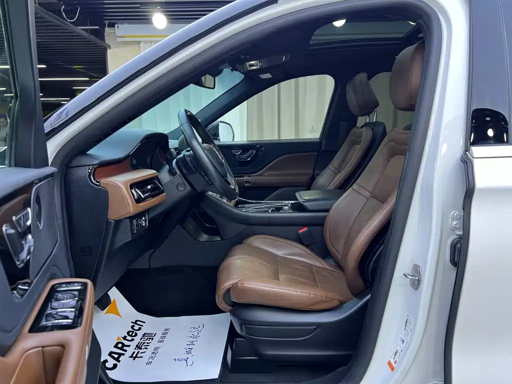 Lincoln Aviator — миниатюра 7