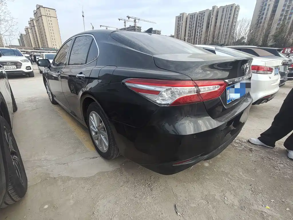 TOYOTA CAMRY