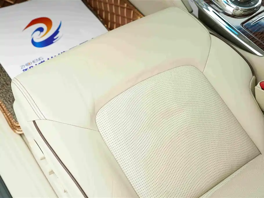 Nissan Patrol — миниатюра 7