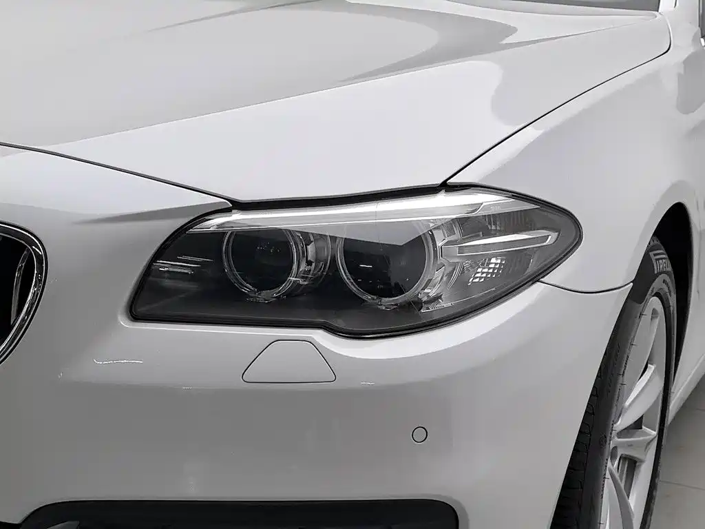 BMW 5 Series (Import) — миниатюра 7