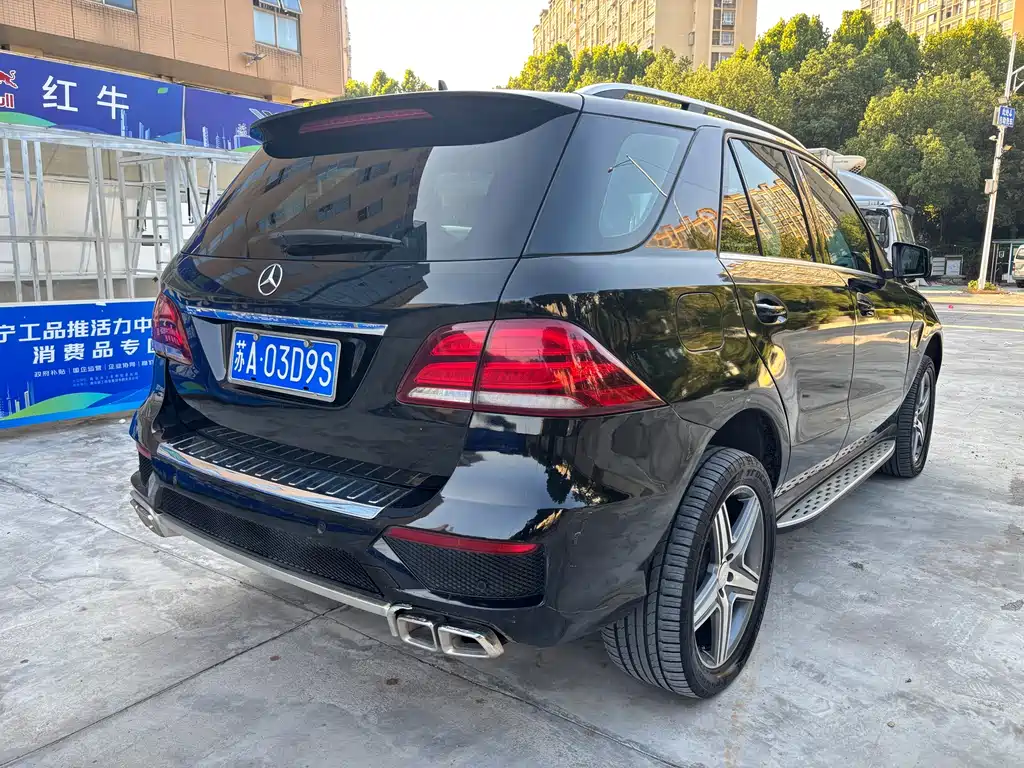 Mercedes-Benz M-Class — миниатюра 4