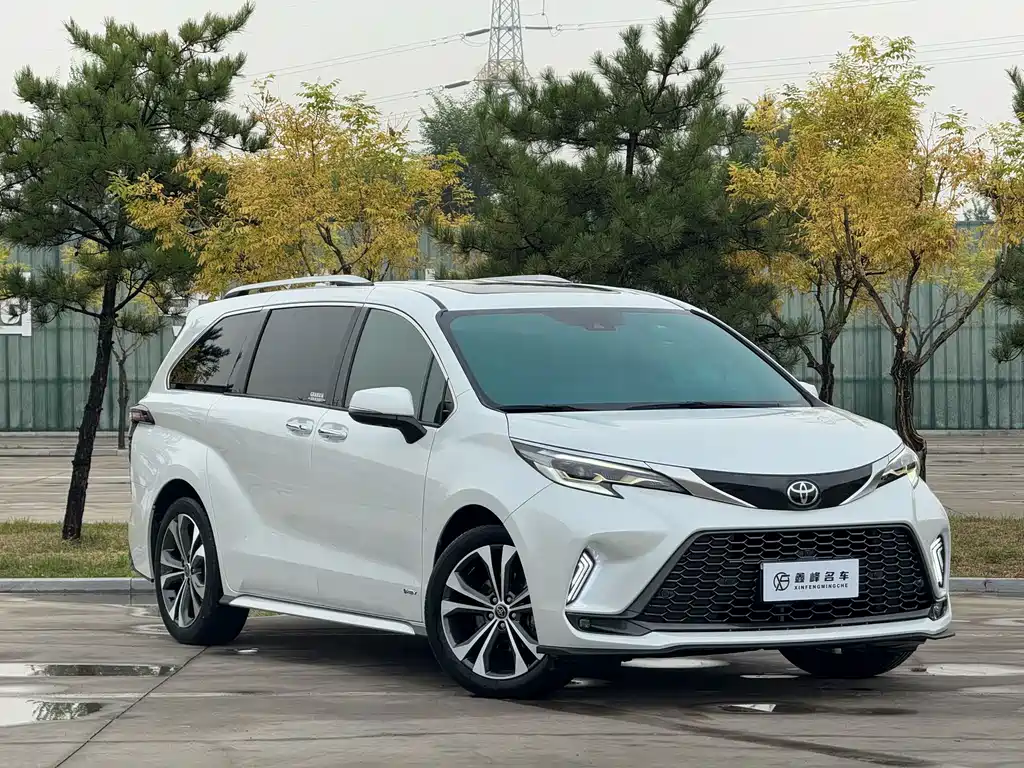 Toyota Granvia — миниатюра 3