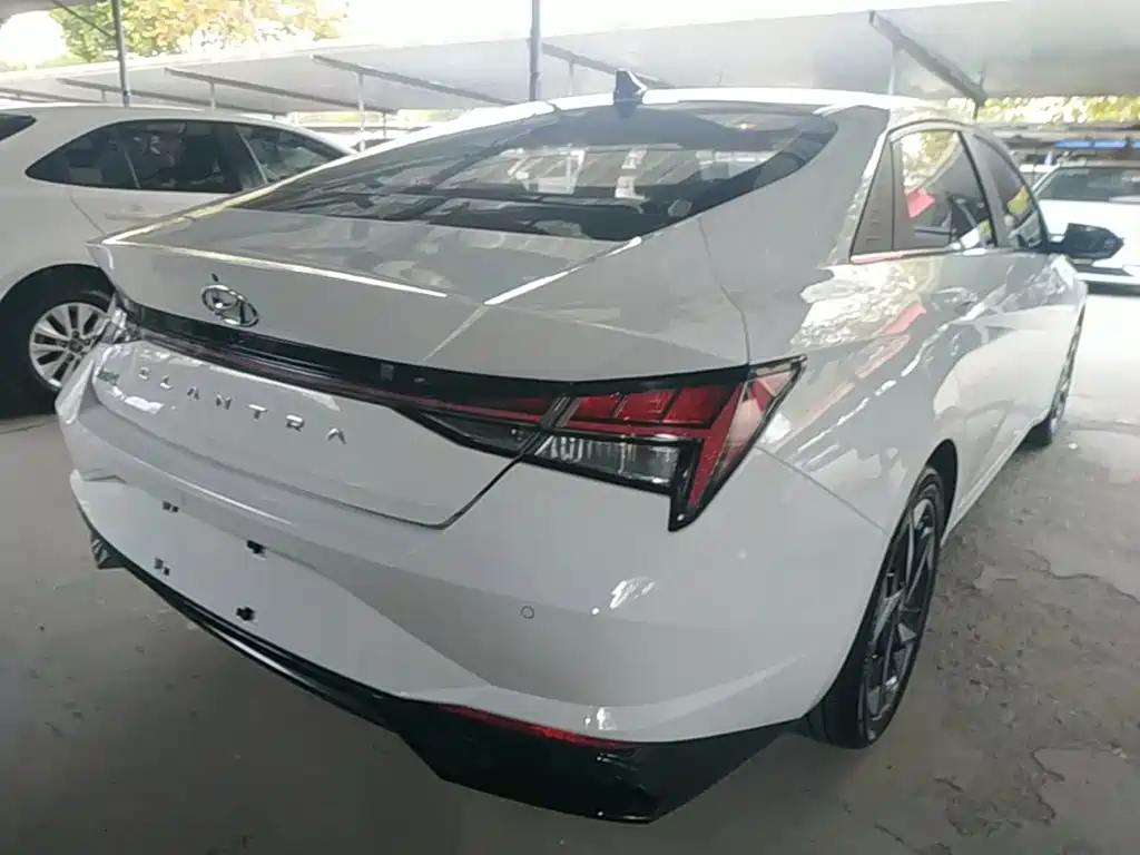 Hyundai Elantra — миниатюра 7