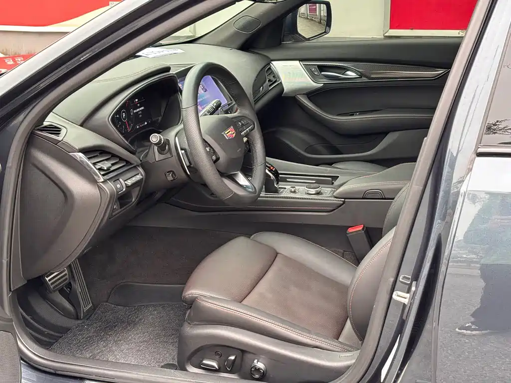 Cadillac CT5 — миниатюра 4
