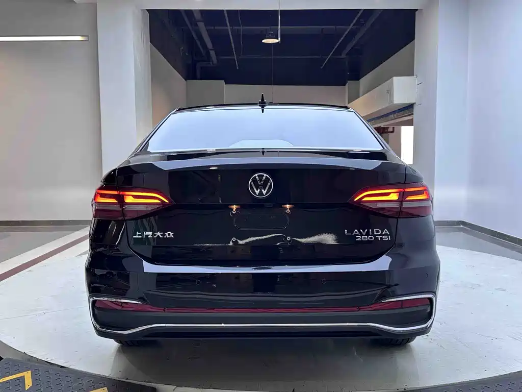 Volkswagen Lavida — миниатюра 3