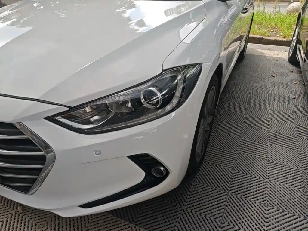 Hyundai Elantra — миниатюра 24