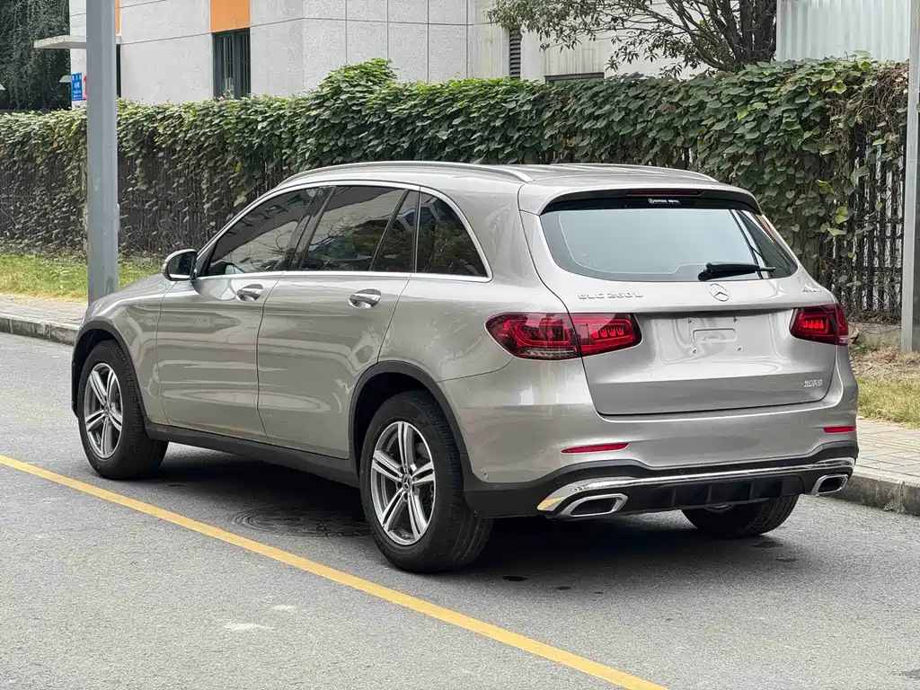 MERCEDES-BENZ GLC