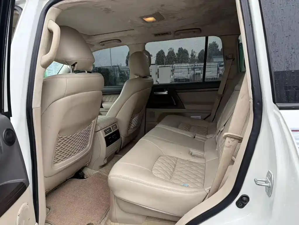 Toyota Land Cruiser — миниатюра 6