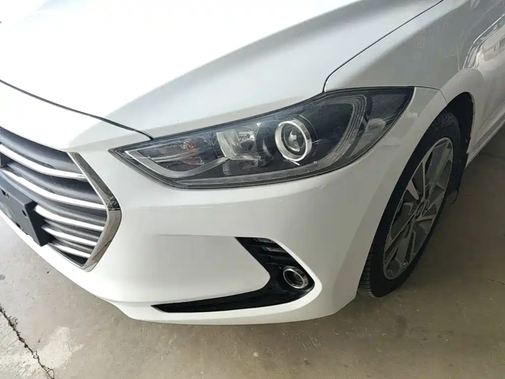 Hyundai Elantra — миниатюра 24