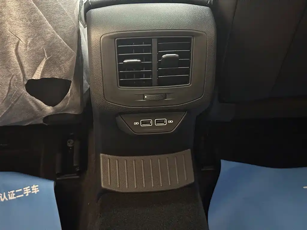 VOLKSWAGEN T ROC EXPLORING SONGS