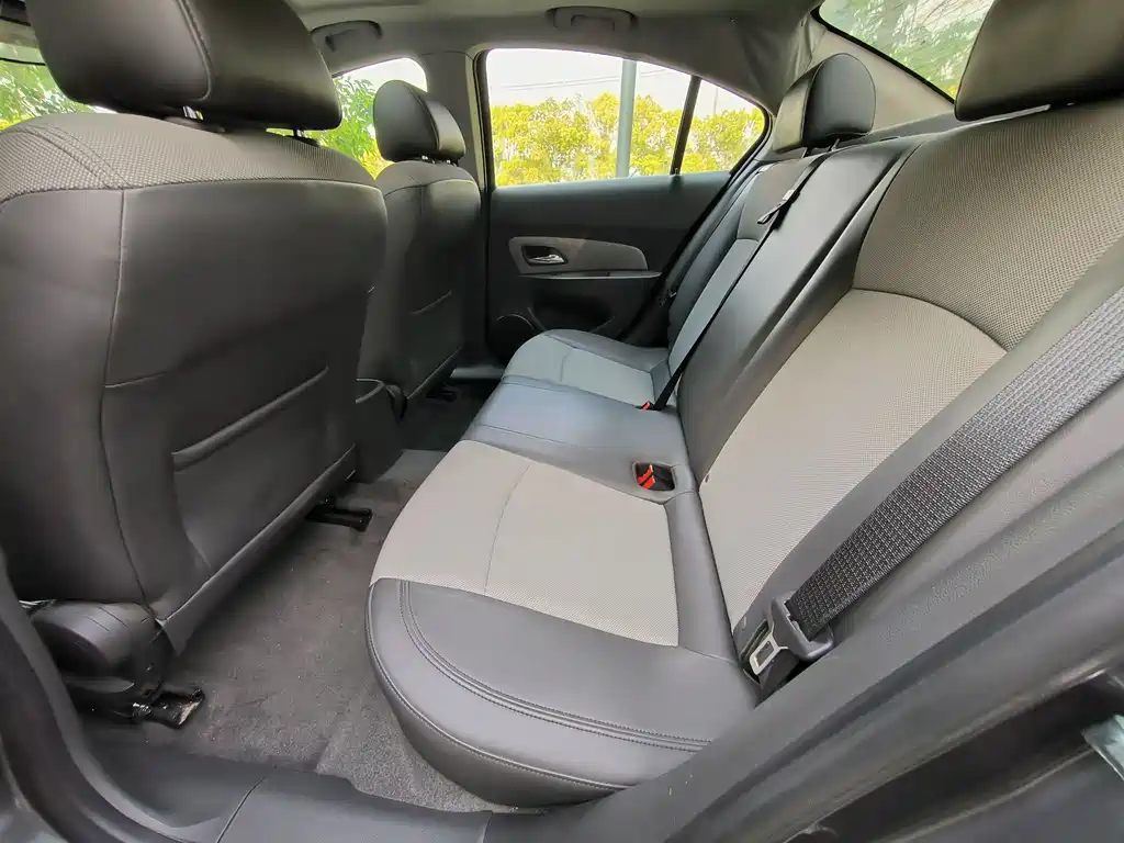 Chevrolet Cruze 2012 1.6L SE AT