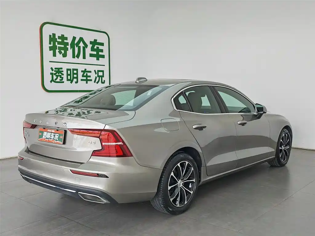 Volvo S60 2022 B4 Luxury