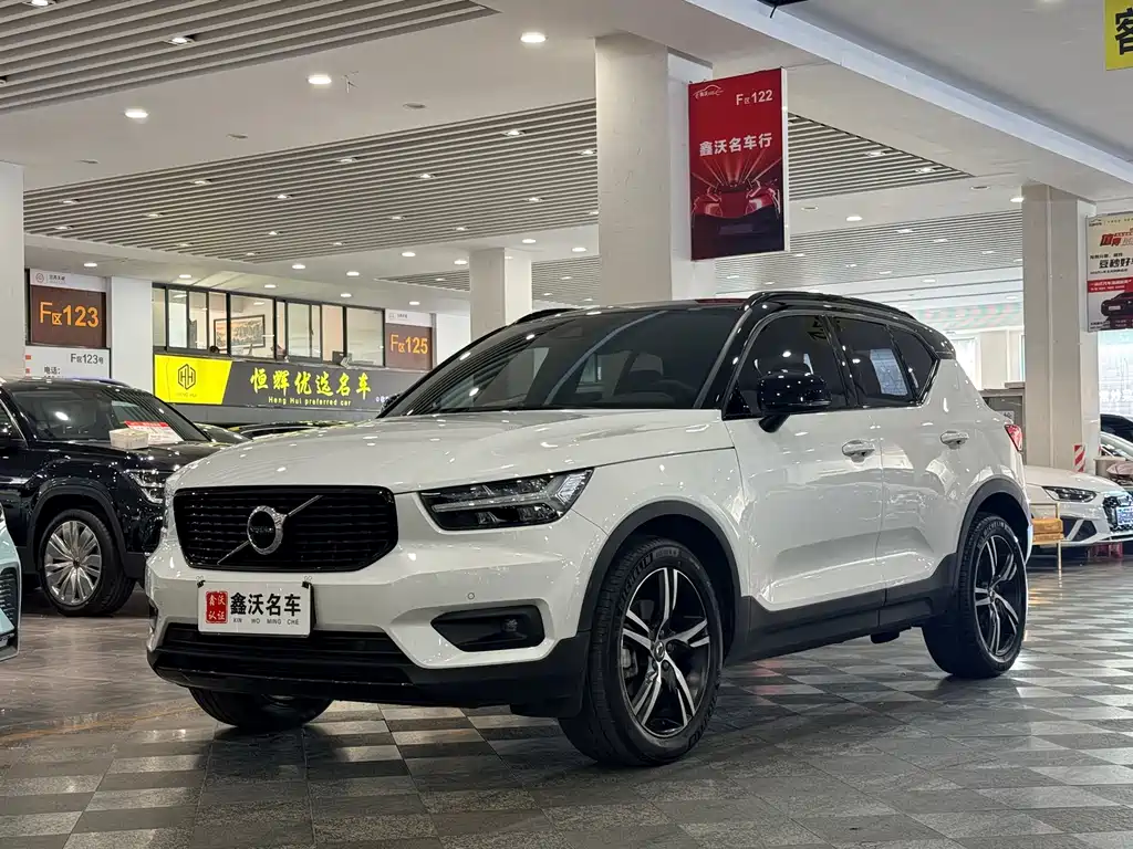 Volvo XC40 2021