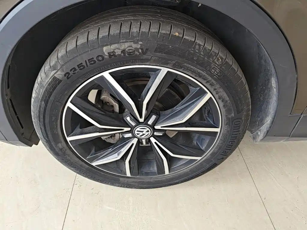 Volkswagen Tiguan L — миниатюра 23