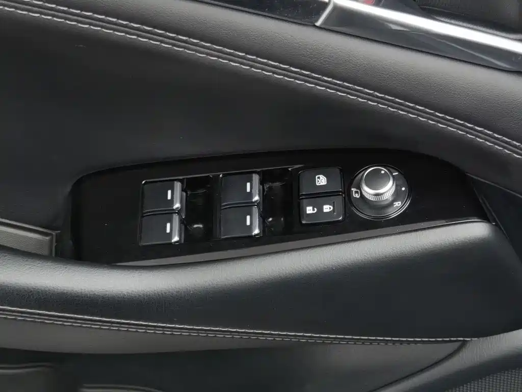 Mazda Atenza — миниатюра 9