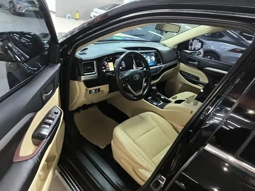 Toyota Highlander — миниатюра 16