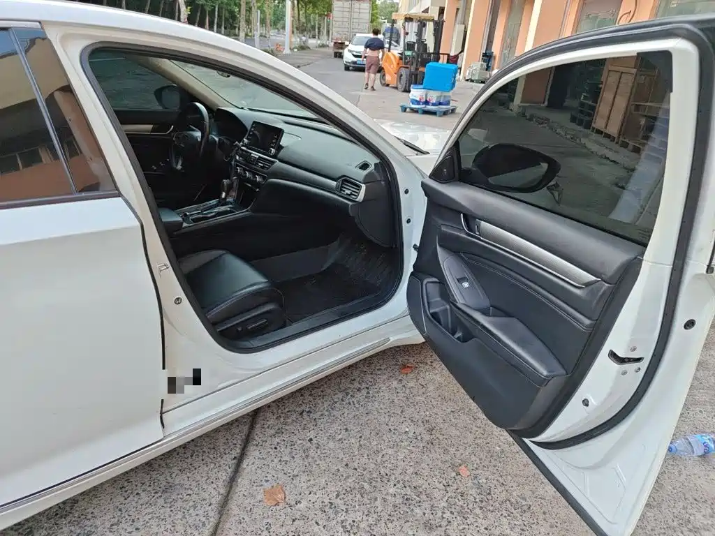 Honda Accord — миниатюра 18