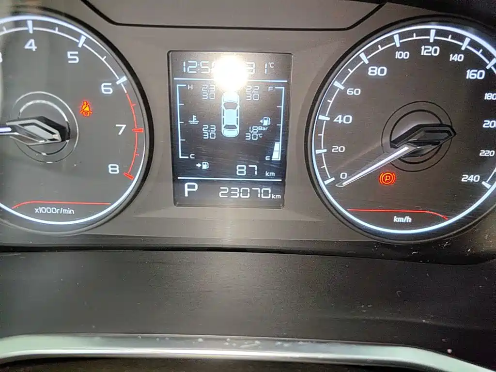 Geely Binyue — миниатюра 12