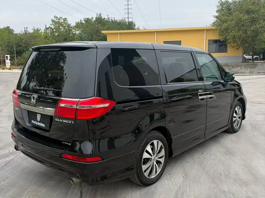 Honda Elysion — миниатюра 6
